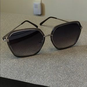 😎 Nanette Lepore Sunglasses 😎